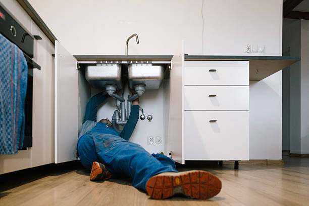 Professional Plumbing technician working in Arnold, CA